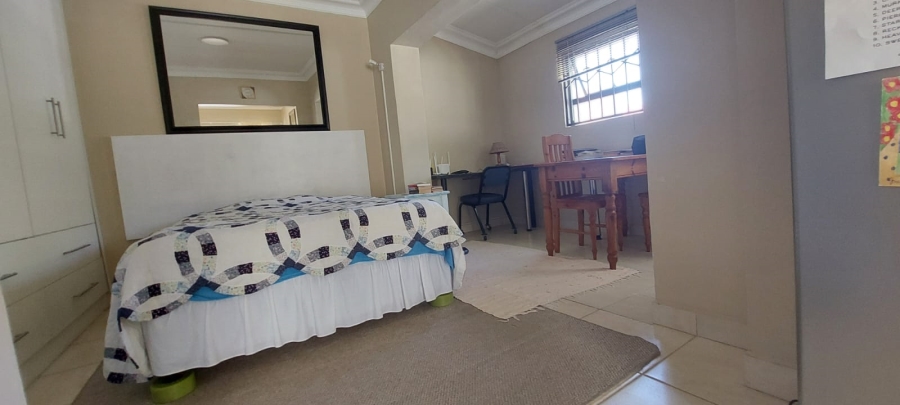 4 Bedroom Property for Sale in Wavecrest Eastern Cape